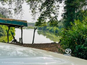 Camping in Wassadou mit Blick vom Auto auf den Nationalpark Niokolo-Koba